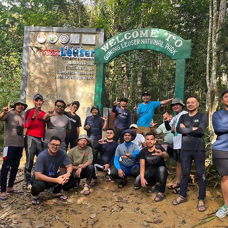 Pongo Guest House & Jungle Trekking Bukit Lawang Exterior photo