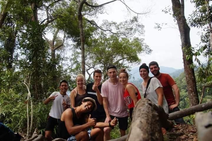 Pongo Guest House & Jungle Trekking Bukit Lawang Exterior photo
