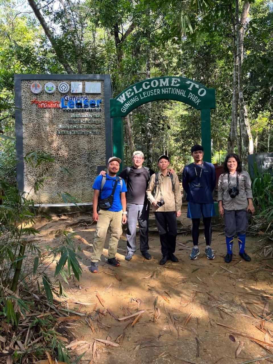 Pongo Guest House & Jungle Trekking Bukit Lawang Exterior photo