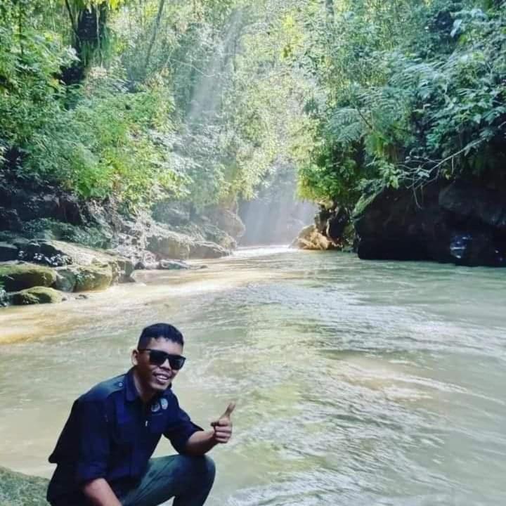 Pongo Guest House & Jungle Trekking Bukit Lawang Exterior photo